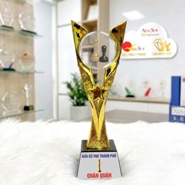 cup co vua luu niem ma vang