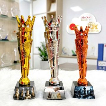 cup co vua luu niem ma vang bac dong