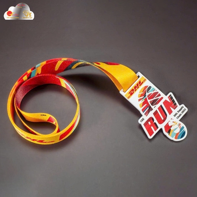 Huy chuong cat theo yeu cau