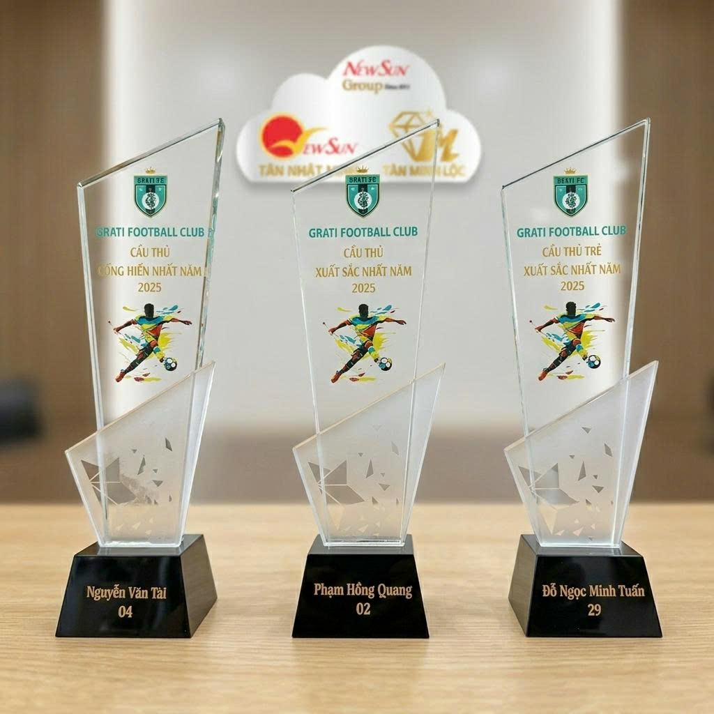 cúp bóng đá pha lê