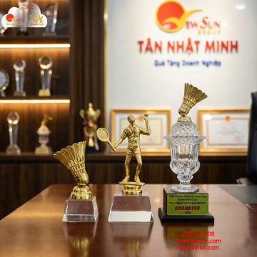cúp cầu lông