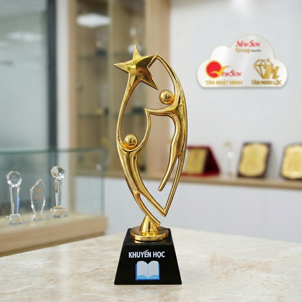 cúp lưu niệm mạ vàng ngôi sao