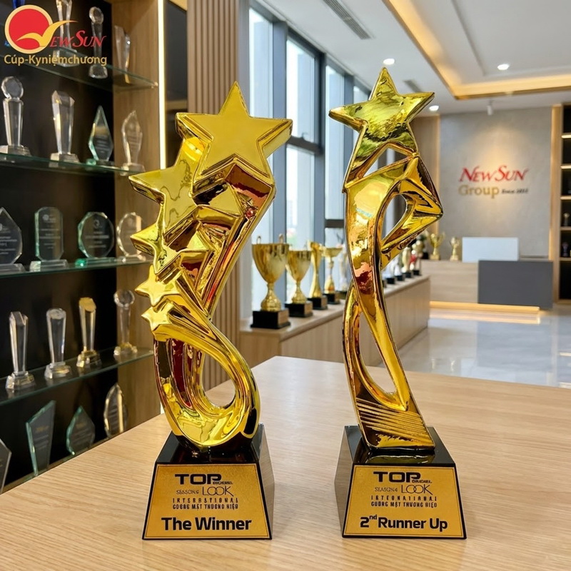 cúp lưu niệm ngôi sao vàng