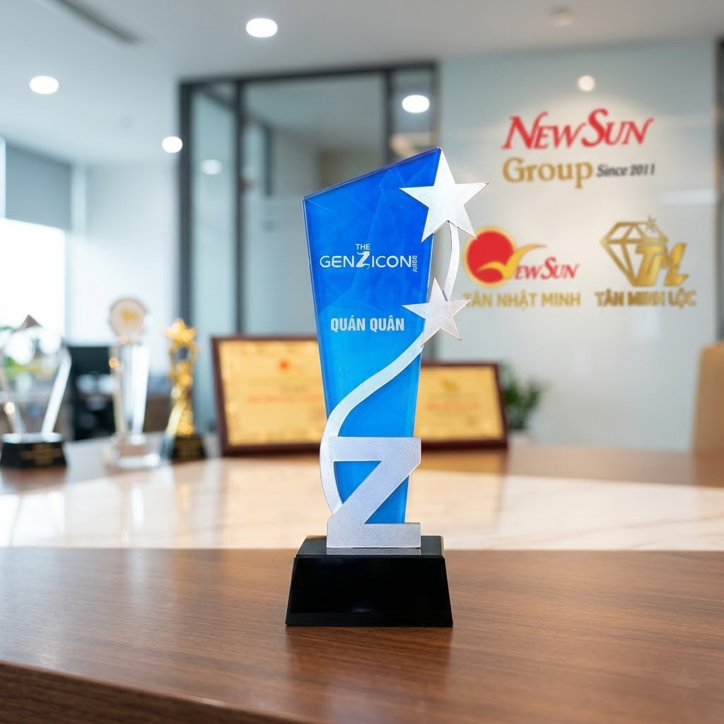 cúp lưu niệm pha lê ngôi sao