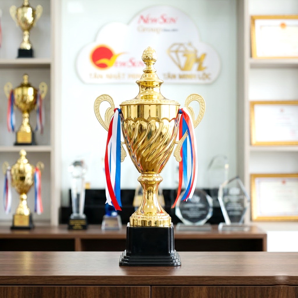 cup the thao kim loai mau 2084