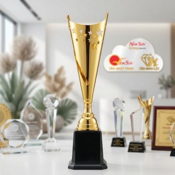 cup the thao kim loai mau ly sao