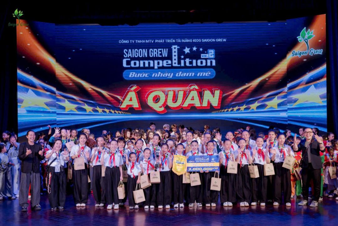Hinh anh trao giai thuong 2 Saigon Grew