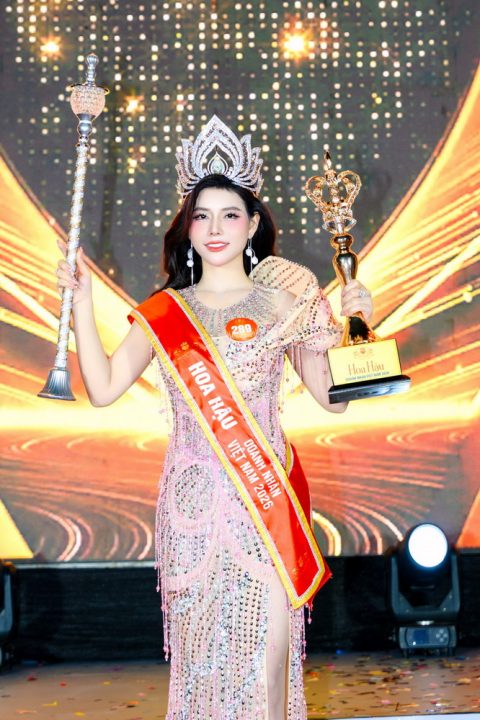 cup-hoa-hau-doanh-nhan-viet-nam-2026--nguyen-hoang-van-b23192-6