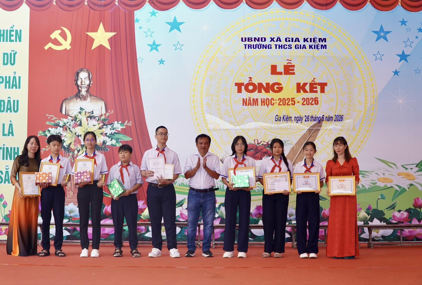 ky niem chuong trao giai toing ket truong gia kiem