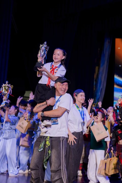 nhan cup the thao Saigon Grew (6)